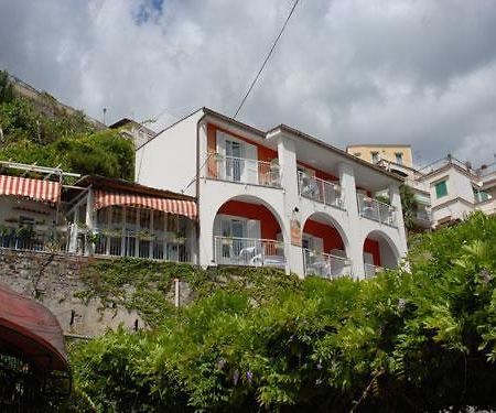 Maison Raphael Минори Екстериор снимка
