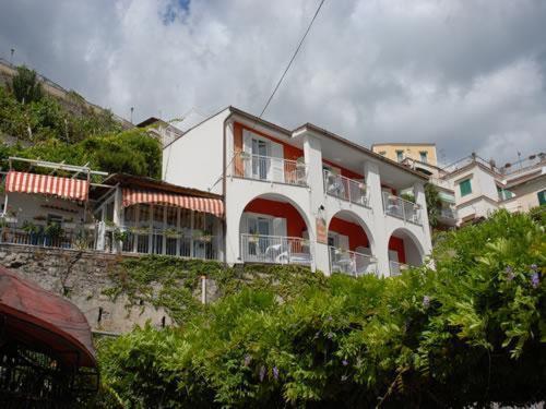 Maison Raphael Минори Екстериор снимка